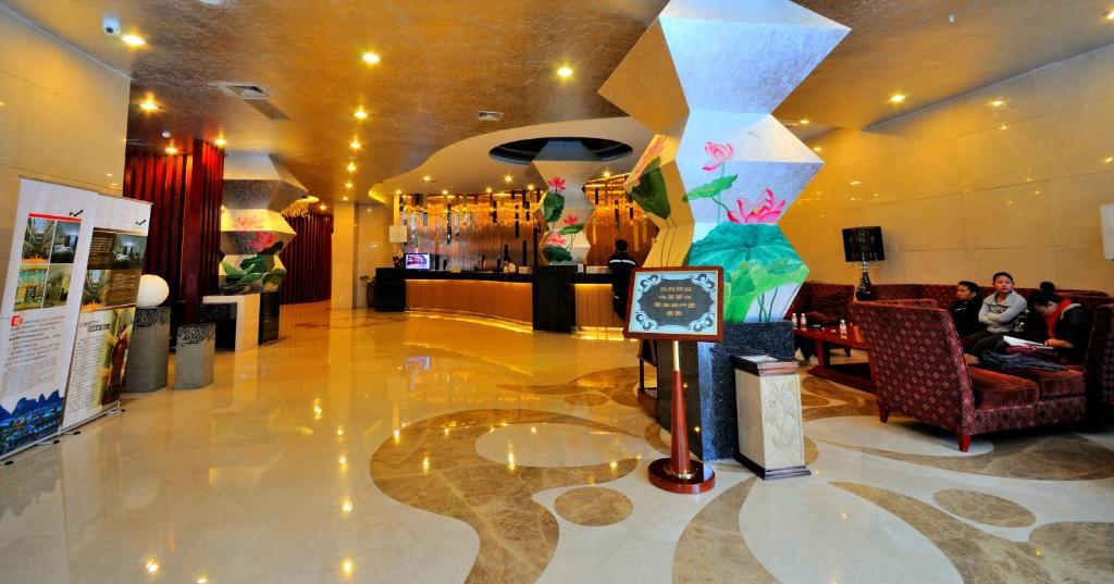 Elite Garden Hotel Янгшуо Екстериор снимка