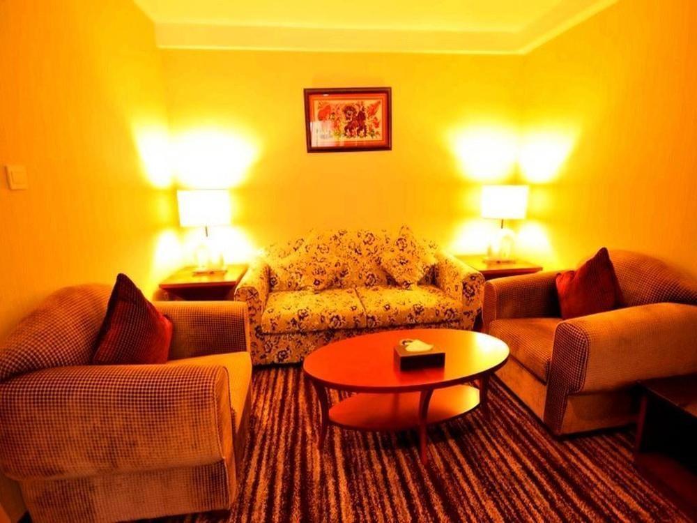 Elite Garden Hotel Янгшуо Екстериор снимка