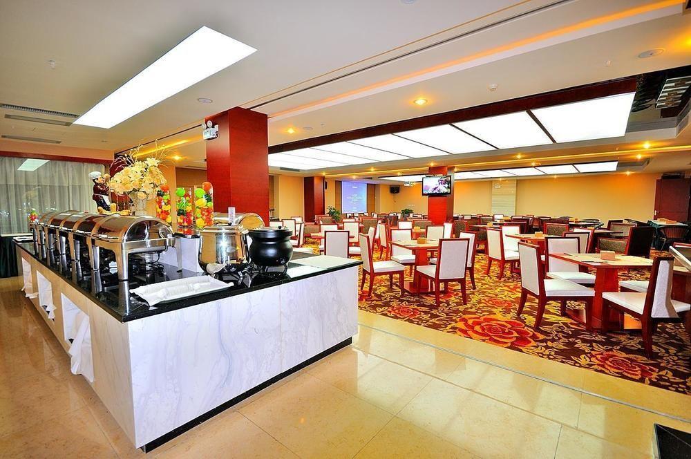 Elite Garden Hotel Янгшуо Екстериор снимка